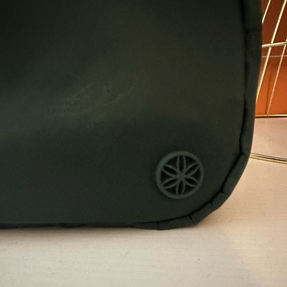 GAIAM Forest Green Sidekick Waist Pack (NWOT) - Picture 7 of 7